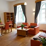 Sneznik Castle Estate 아파트호텔 3*