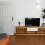 Aparthotel Sneznik Castle Estate Stari Trg pri Lozu