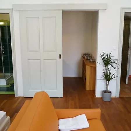 アパートホテル Sneznik Castle Estate Stari Trg pri Ložu
