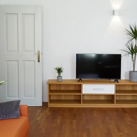 アパートホテル Sneznik Castle Estate Stari Trg pri Ložu