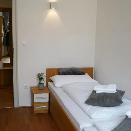 Sneznik Castle Estate Apart Otel *