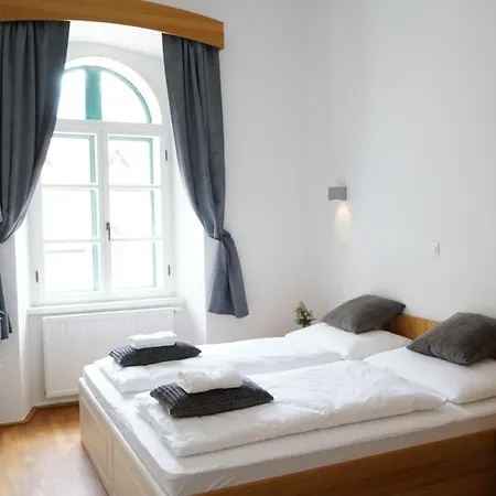 Sneznik Castle Estate Apart Otel *