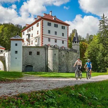 Sneznik Castle Estate Stari Trg pri Lozu