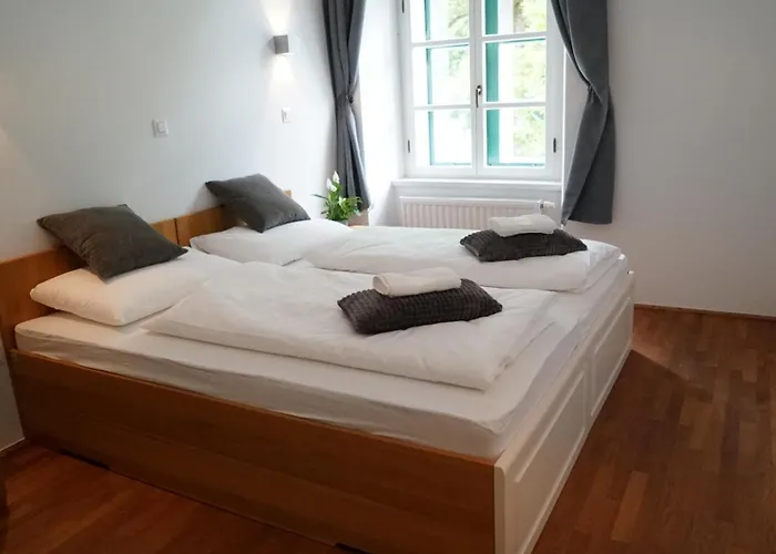 Aparthotel Sneznik Castle Estate Stari Trg pri Lozu