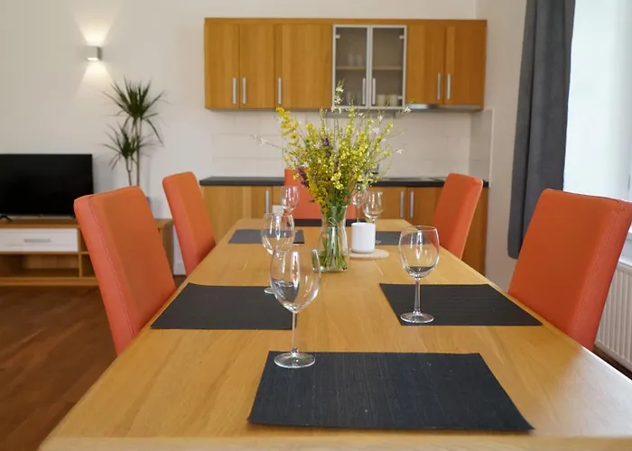 מלון דירות Sneznik Castle Estate 3*