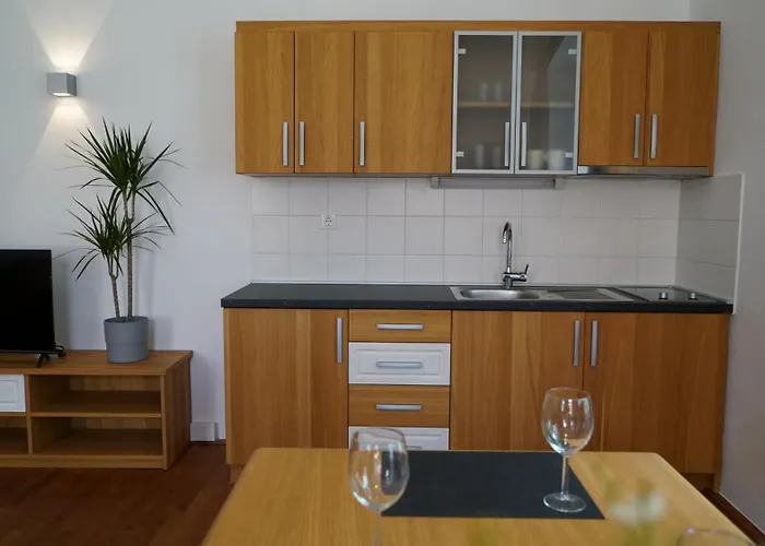 מלון דירות Sneznik Castle Estate Stari Trg pri Lozu